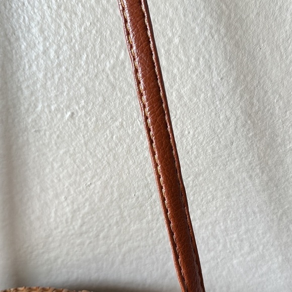 Woven Basket Round Shoulder Bag - Picture 5 of 7